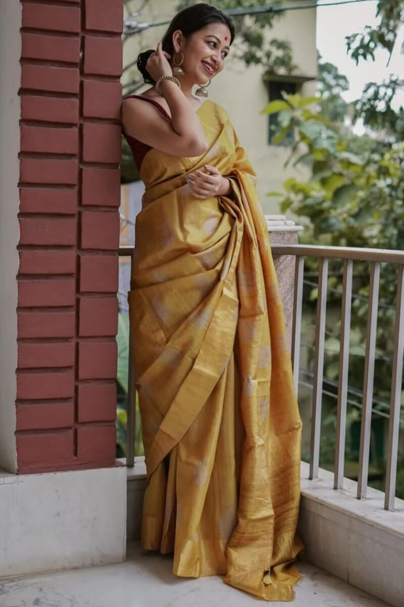 Exquisite Mustard Linen Silk Saree With Transcendent Blouse Piece