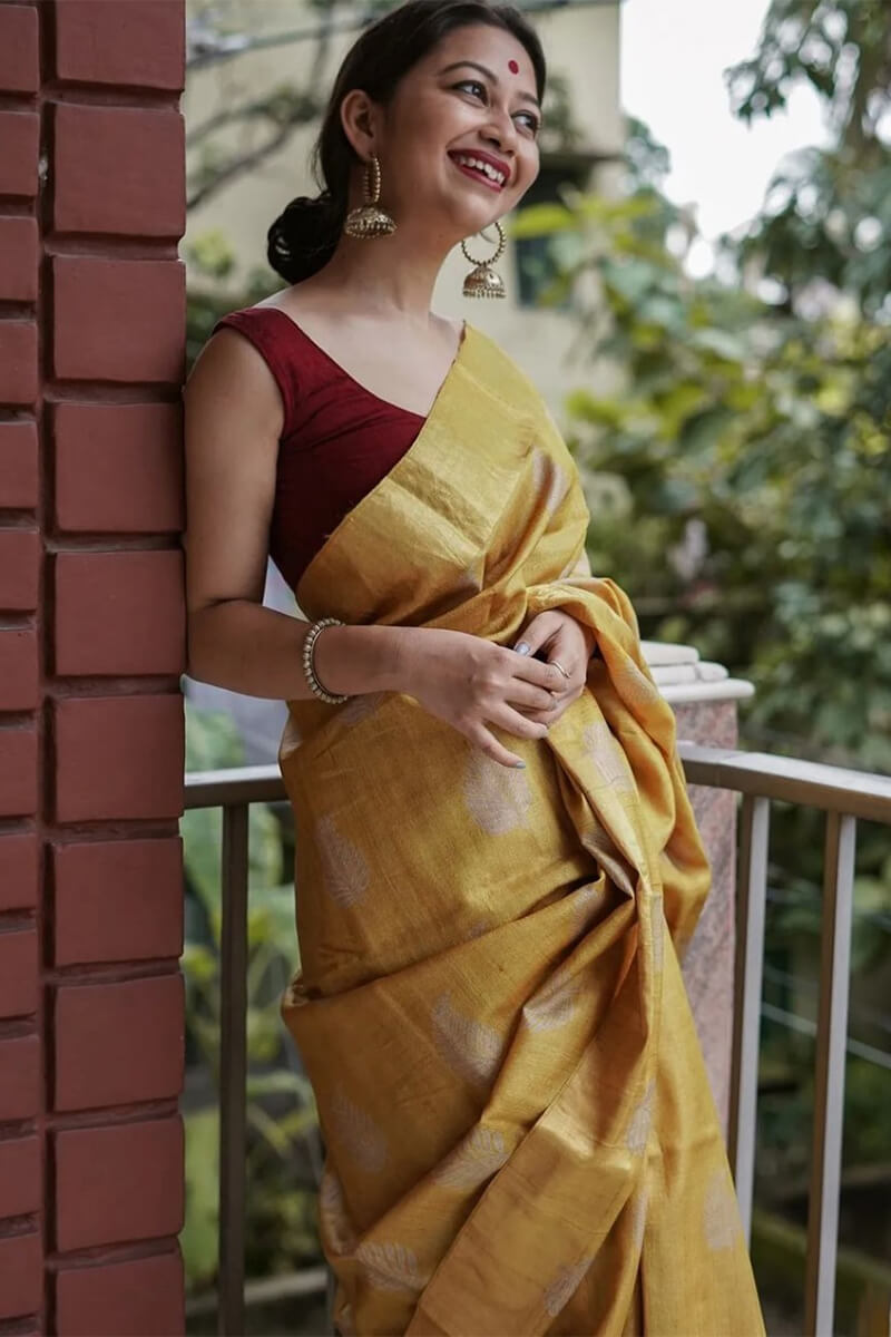 Exquisite Mustard Linen Silk Saree With Transcendent Blouse Piece