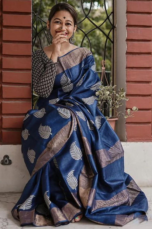 Load image into Gallery viewer, Devastating Navy Blue Linen Silk Saree With Nemesis Blouse Piece
