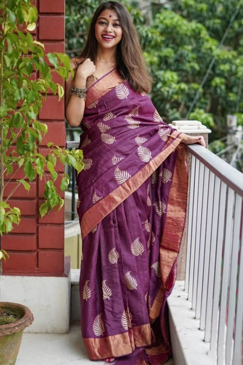 Load image into Gallery viewer, Snazzy Purple Linen Silk Saree With Imaginative Blouse Piece
