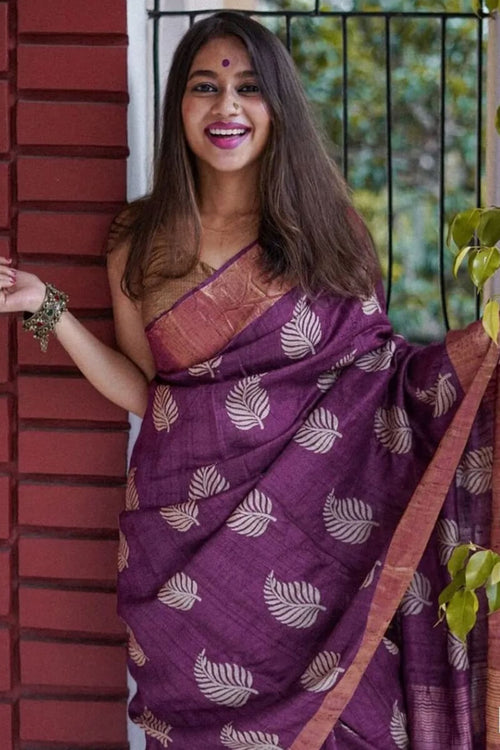 Load image into Gallery viewer, Snazzy Purple Linen Silk Saree With Imaginative Blouse Piece
