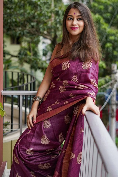 Load image into Gallery viewer, Snazzy Purple Linen Silk Saree With Imaginative Blouse Piece
