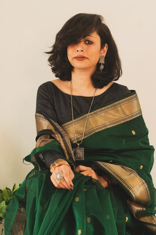 Load image into Gallery viewer, Snazzy Dark Green Linen Silk Saree With Glittering Blouse Piece
