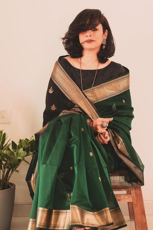 Load image into Gallery viewer, Snazzy Dark Green Linen Silk Saree With Glittering Blouse Piece
