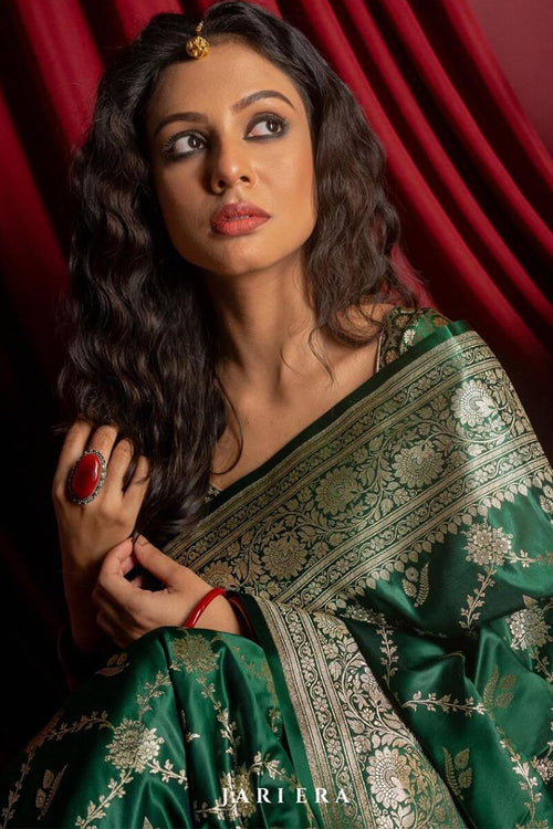 Load image into Gallery viewer, Ravishing Dark Green Soft Silk Saree With Girlish Blouse Piece
