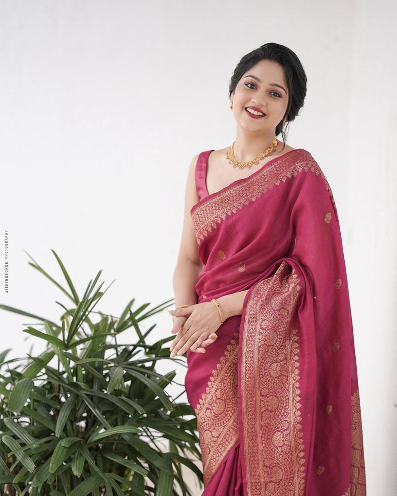 Delectable Dark Pink Soft Silk Saree With Gratifying Blouse Piece