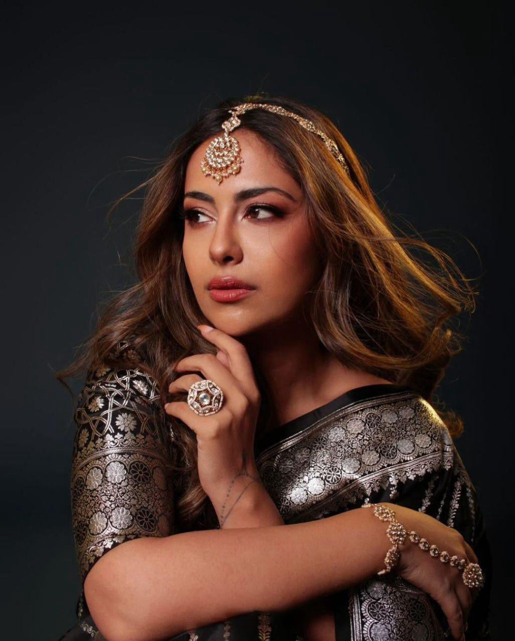 Sensational Black Soft Silk Saree With Gratifying Blouse Piece