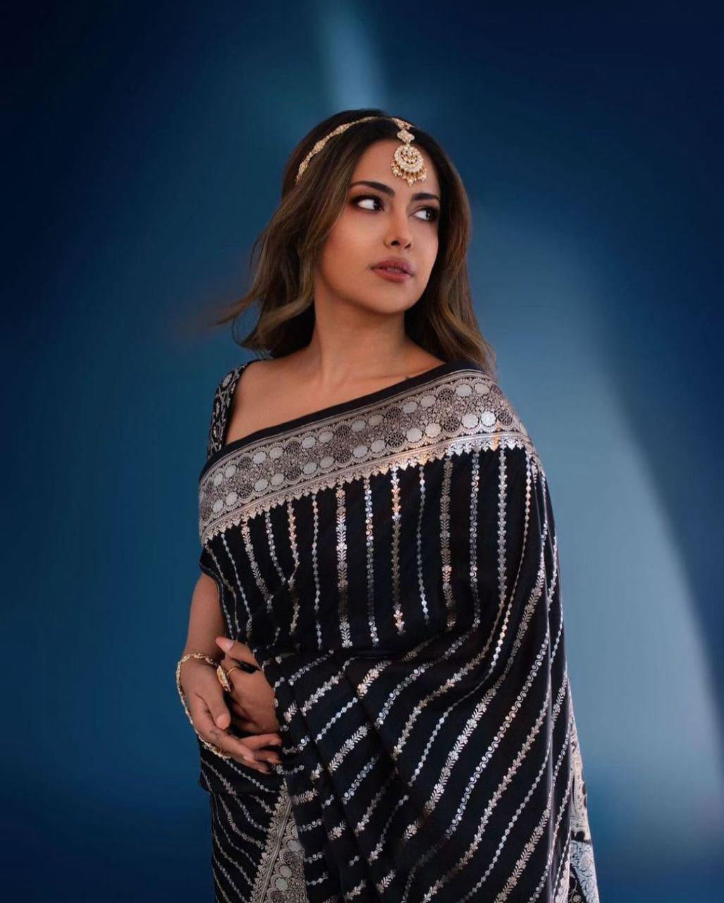 Sensational Black Soft Silk Saree With Gratifying Blouse Piece