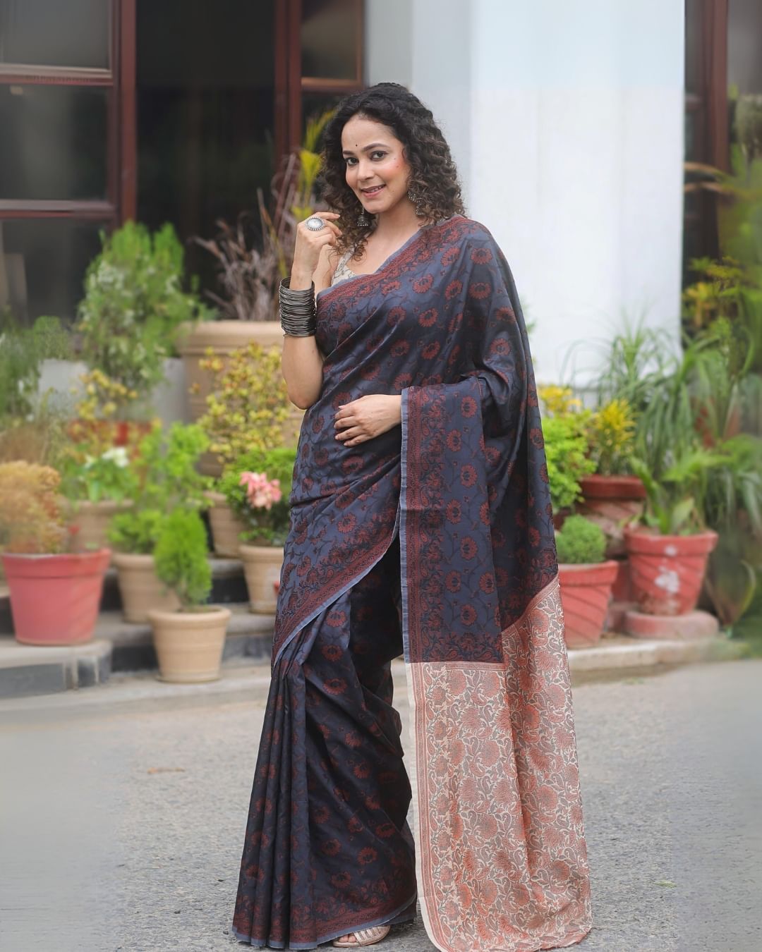 Desiring Black Soft Silk Saree With Lissome Blouse Piece