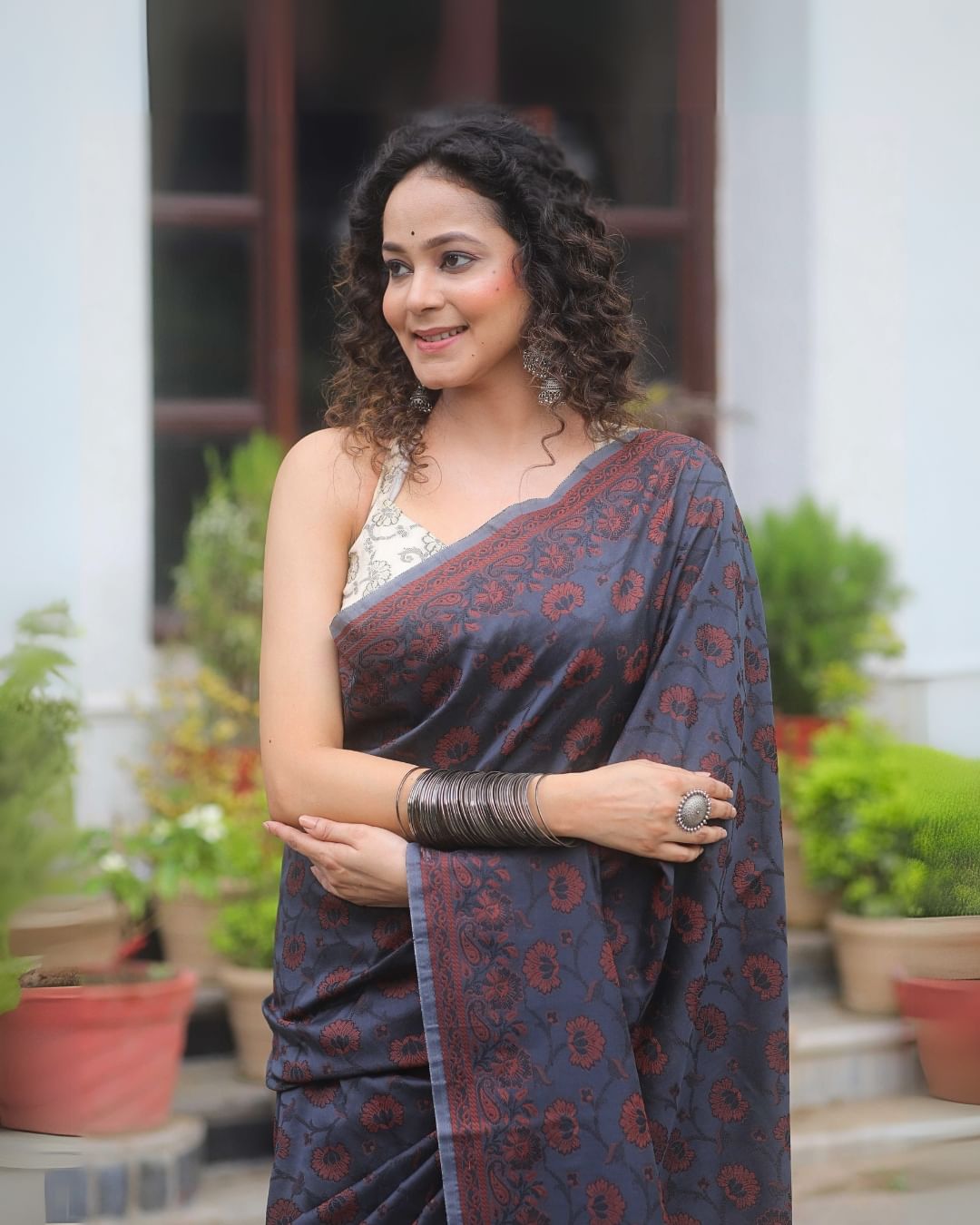 Desiring Black Soft Silk Saree With Lissome Blouse Piece