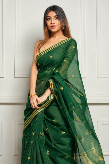 Luxuriant Green Cotton Silk Saree With Arresting Blouse Piece