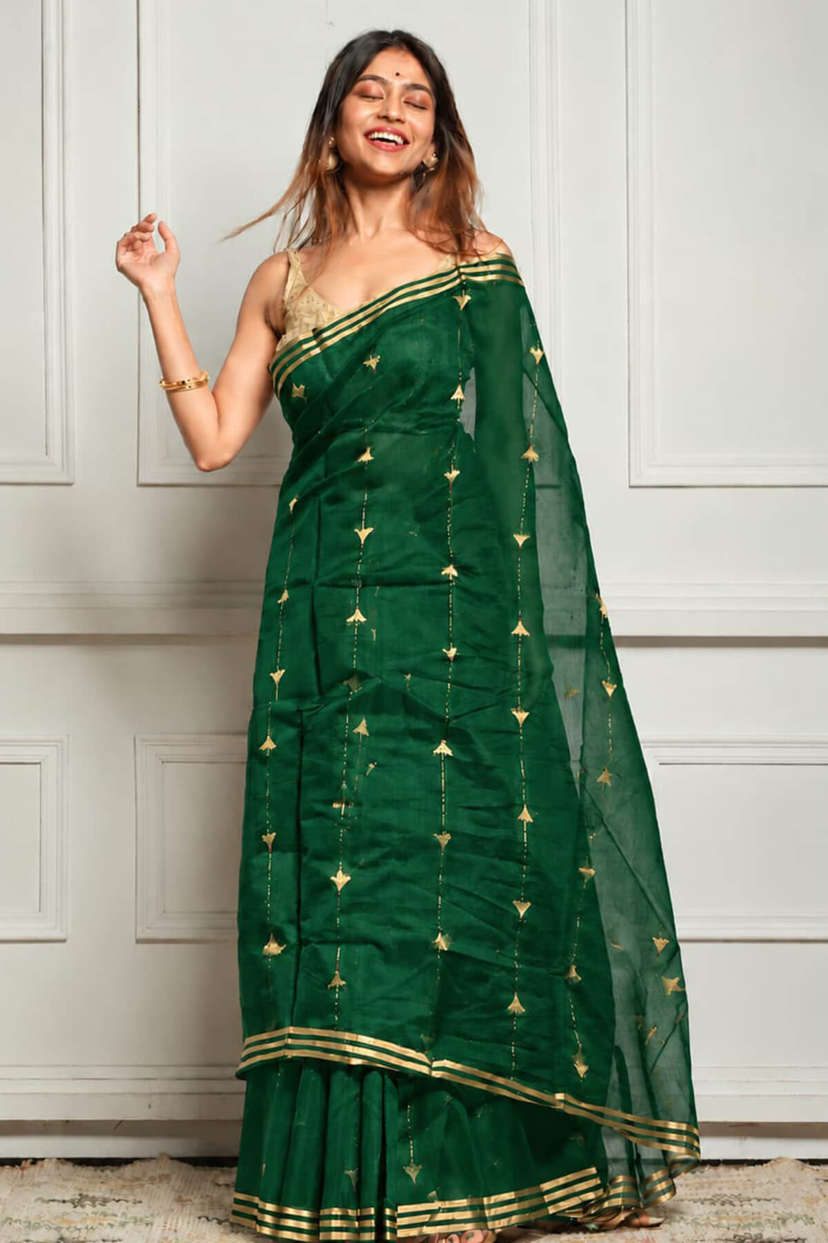 Luxuriant Green Cotton Silk Saree With Arresting Blouse Piece