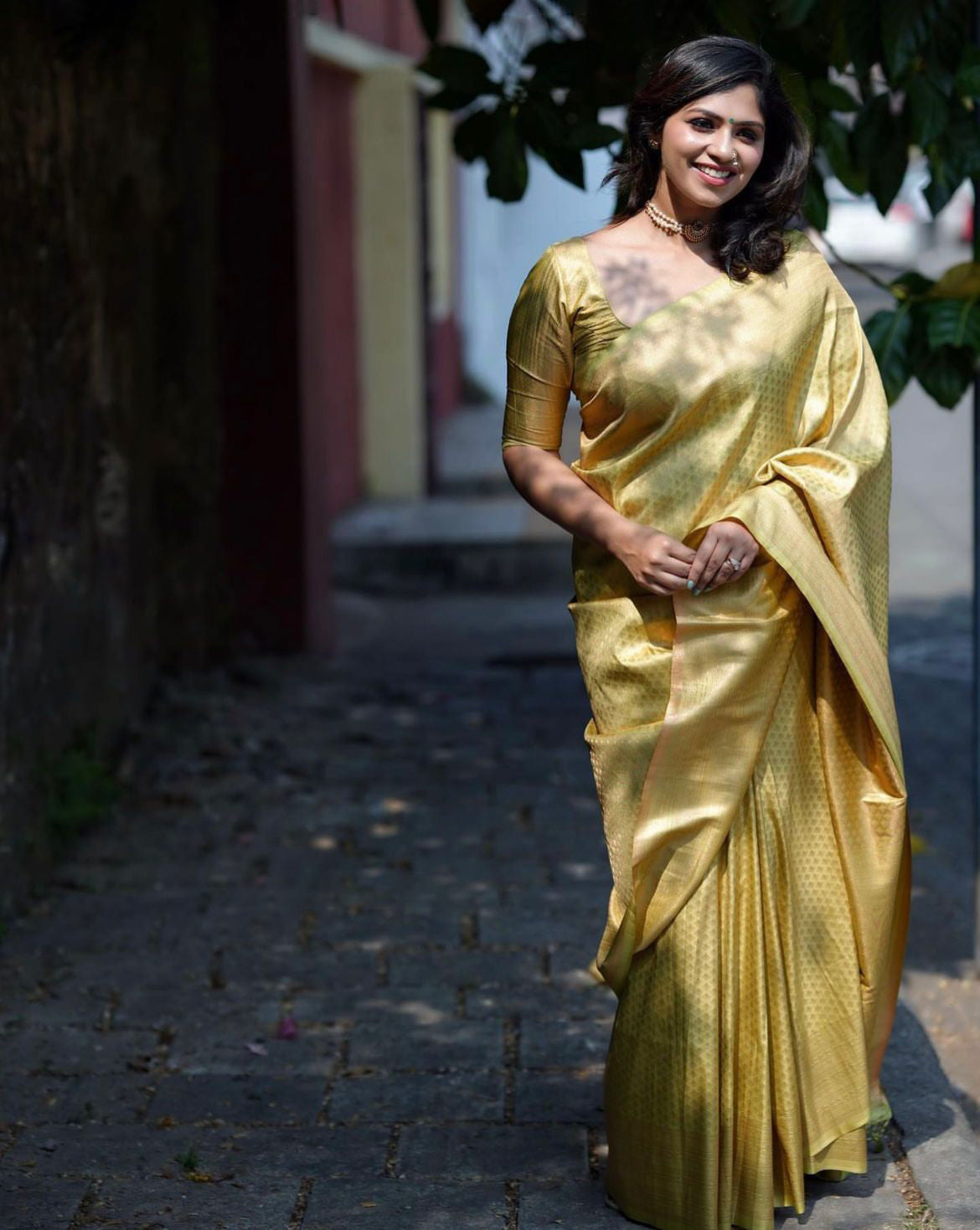 Eye-catching Yellow Soft Silk Saree With Blooming Blouse Piece