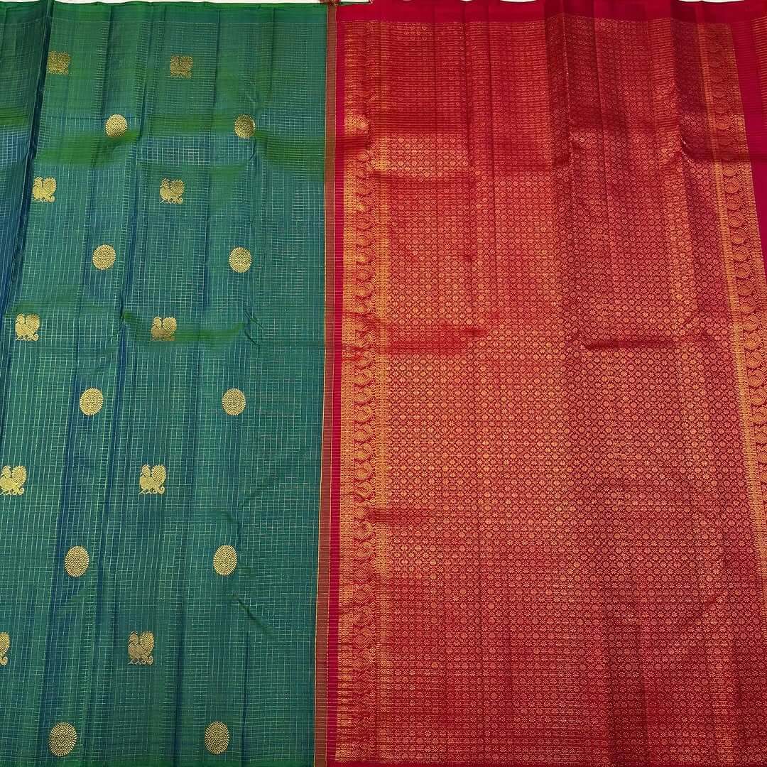 Sumptuous Rama Soft Silk Saree With Surpassing Blouse Piece