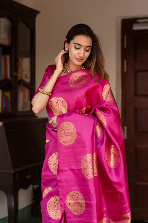 Load image into Gallery viewer, Transcendent Dark Pink Soft Silk Saree With Supernal Blouse Piece
