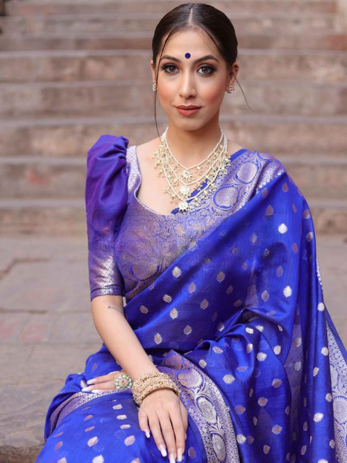 Load image into Gallery viewer, Classic Blue Soft Silk Saree With Seraglio Blouse Piece
