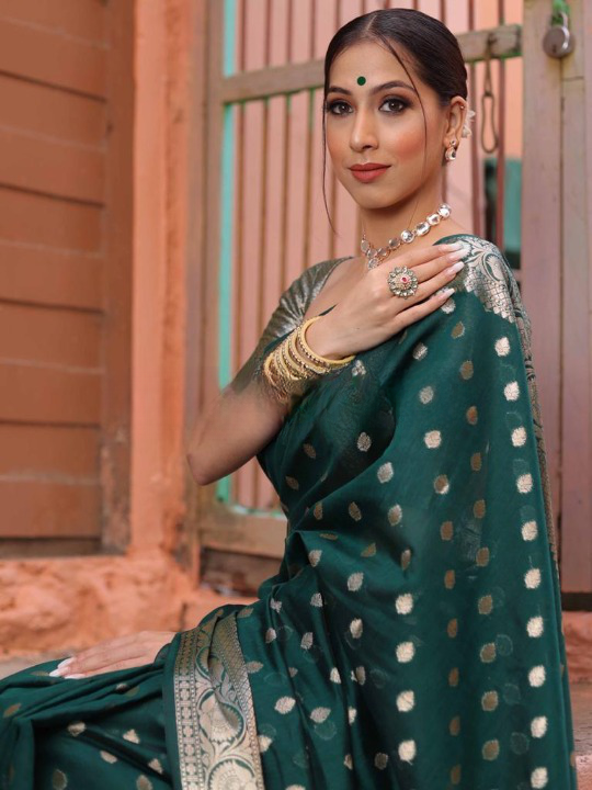 Assemblage Green Soft Silk Saree With Gossamer Blouse Piece