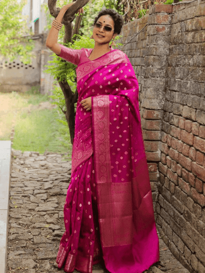 Pleasurable Dark Pink Soft Silk Saree With Surreptitious Blouse Piece