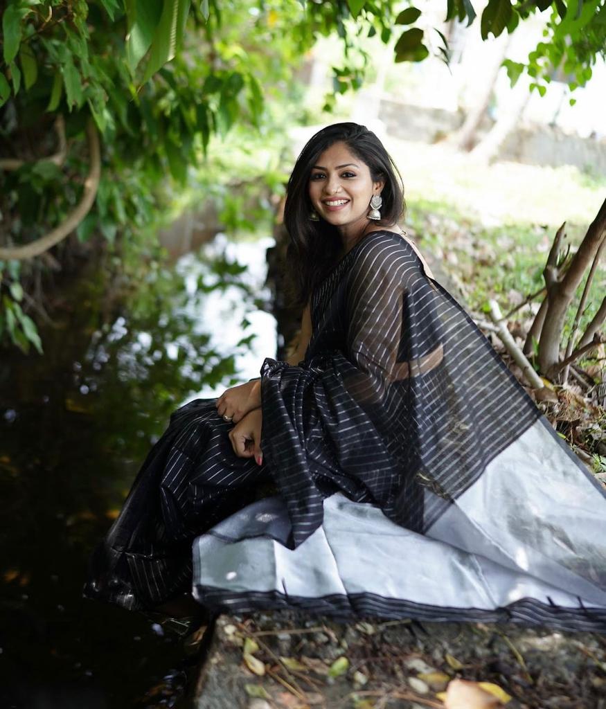 Intricate Black Soft Silk Saree With Whimsical Blouse Piece