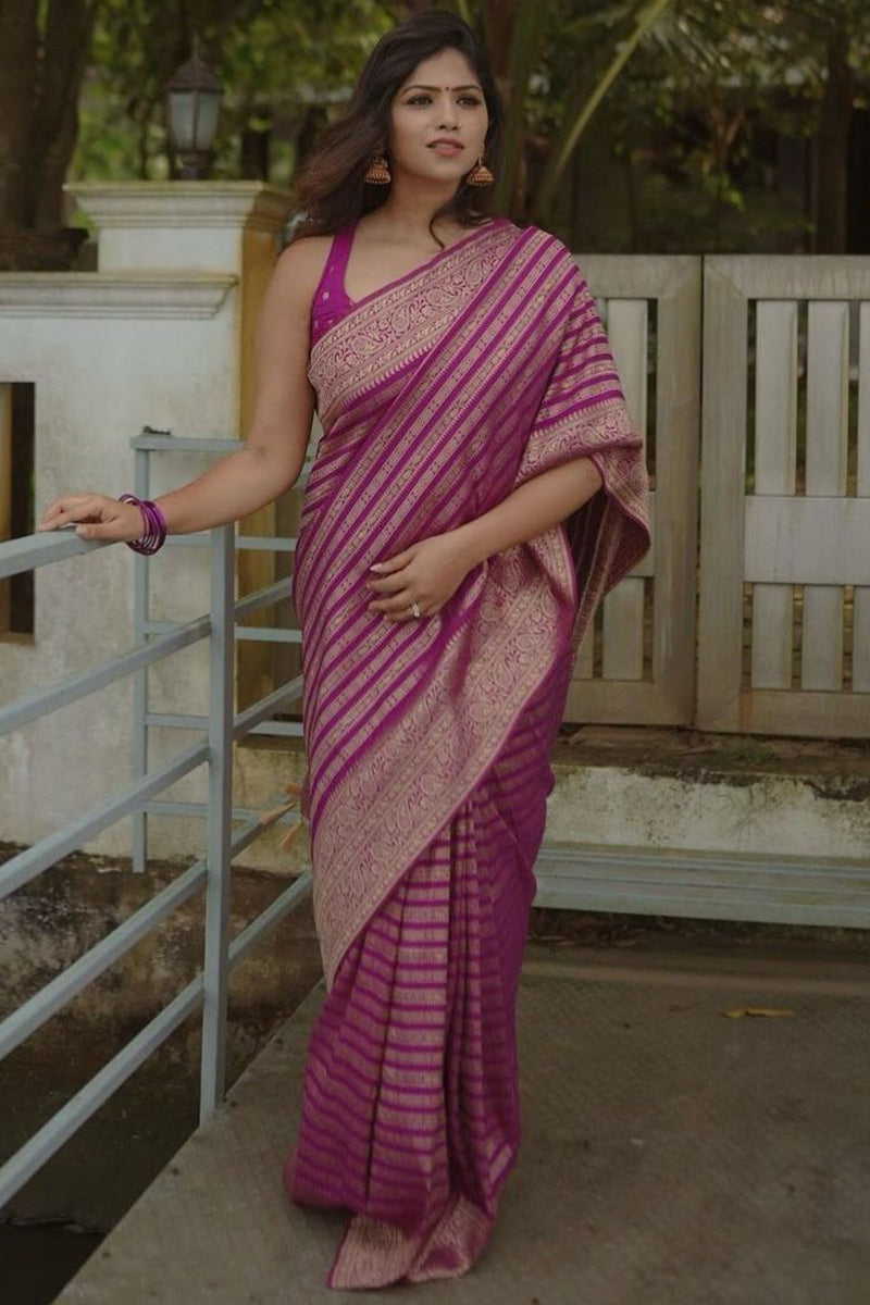 Incomparable Magenta Soft Silk Saree With Resonant Blouse Piece