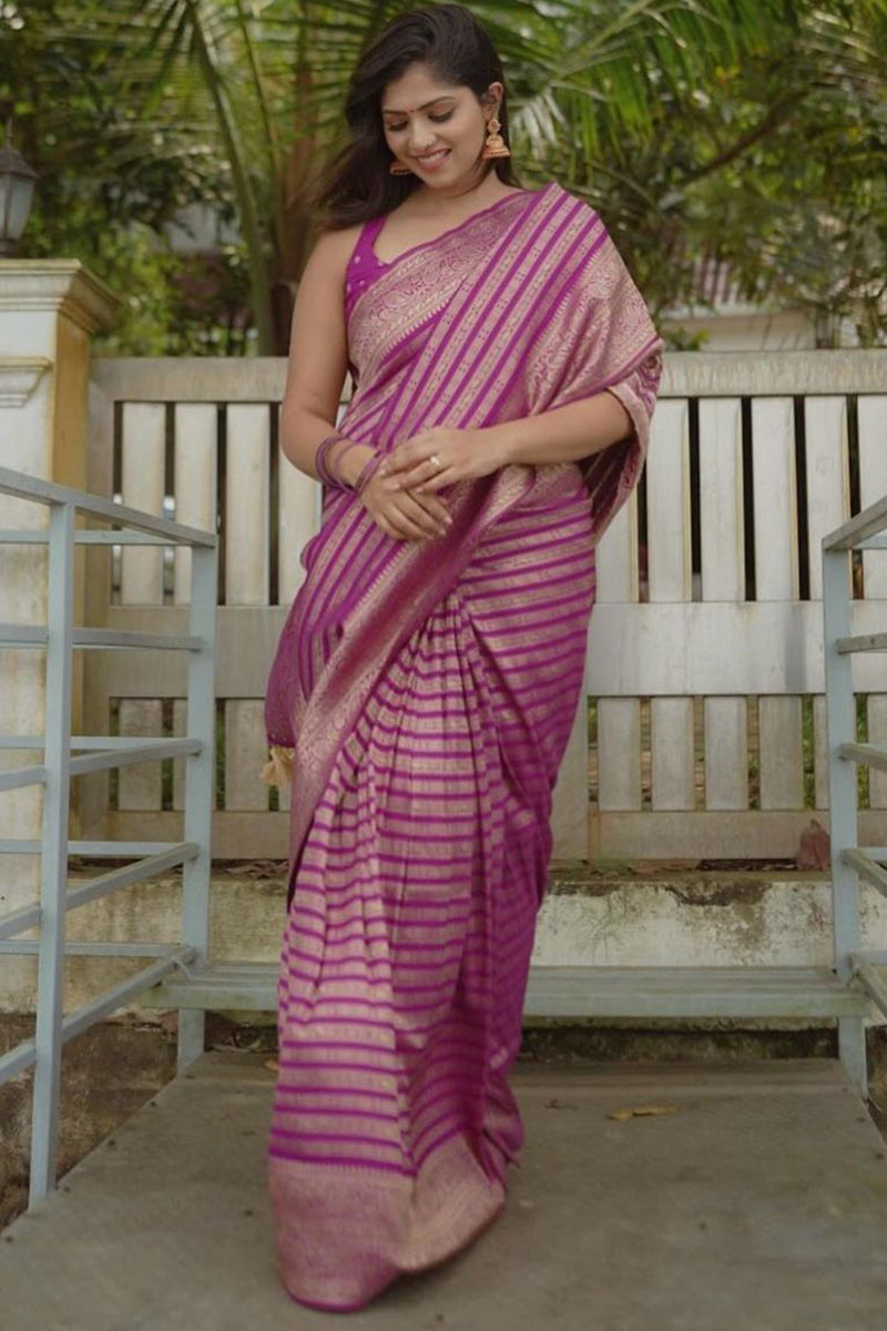 Incomparable Magenta Soft Silk Saree With Resonant Blouse Piece