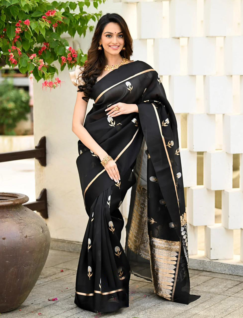 Elision Black Soft Silk Saree With Assemblage Blouse Piece