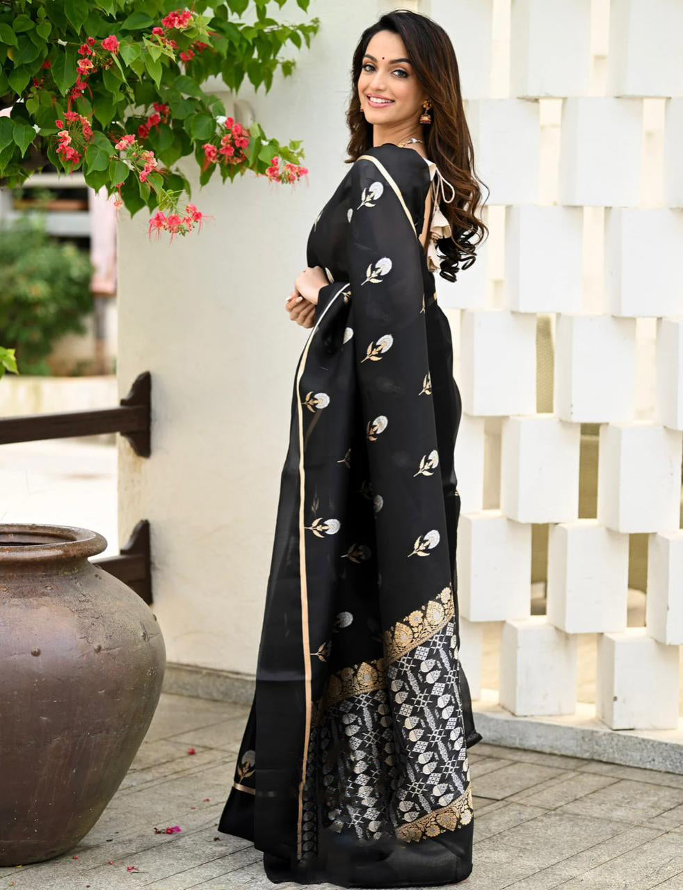 Elision Black Soft Silk Saree With Assemblage Blouse Piece