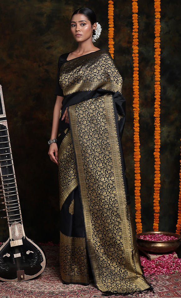 Beautiful Black Soft Silk Saree With Alluring Blouse Piece