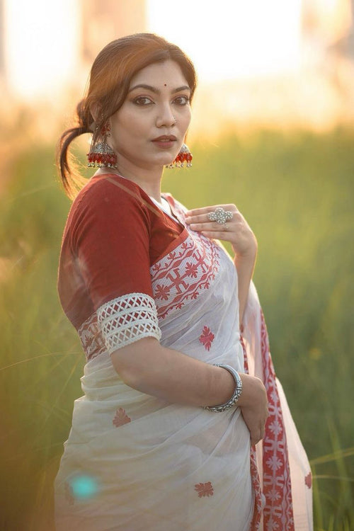 Load image into Gallery viewer, Beleaguer White Cotton Silk Saree With Moiety Blouse Piece
