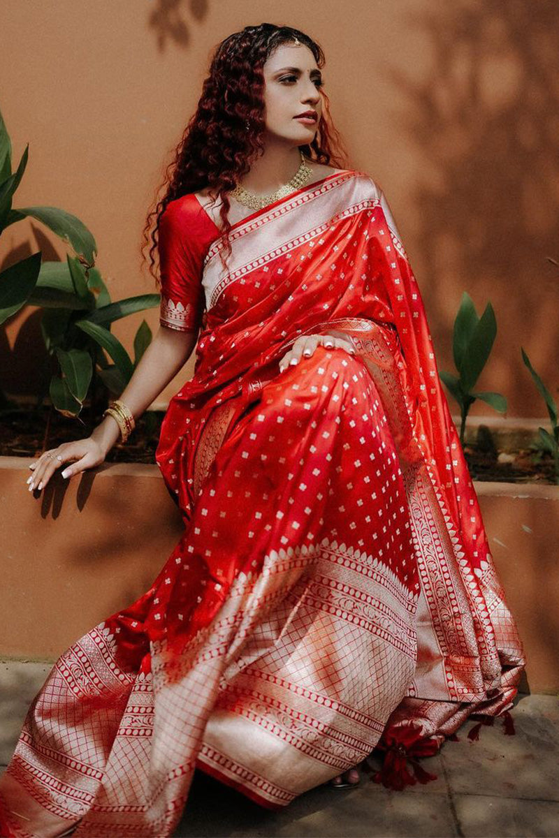 Intricate Red Soft Silk Saree With Delightful Blouse Piece