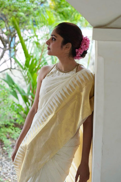 Load image into Gallery viewer, Wonderful Off White Soft Silk Saree With Amazing Blouse Piece
