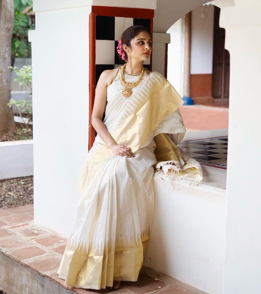 Wonderful Off White Soft Silk Saree With Amazing Blouse Piece