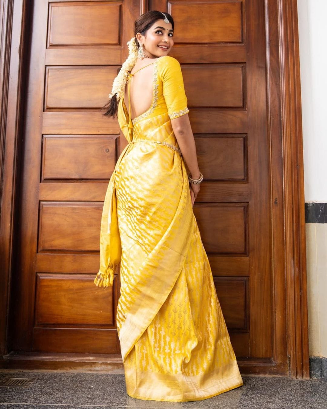 Stunner Yellow Soft Silk Saree With Preferable Blouse Piece