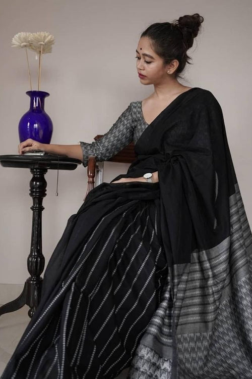 Load image into Gallery viewer, Amiable Black Soft Silk Saree With Propinquity Blouse Piece
