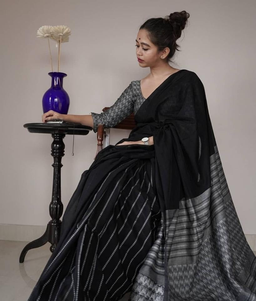 Amiable Black Soft Silk Saree With Propinquity Blouse Piece