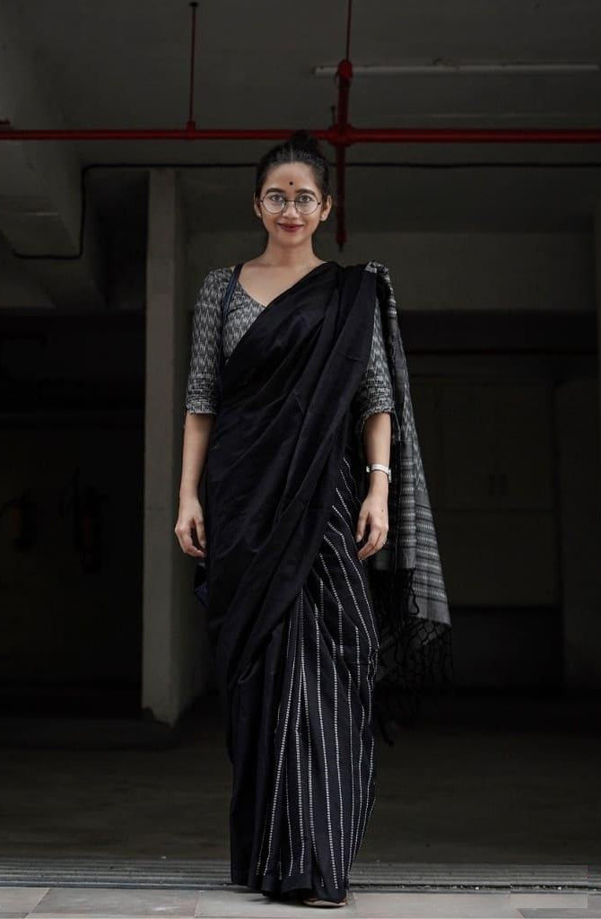 Amiable Black Soft Silk Saree With Propinquity Blouse Piece