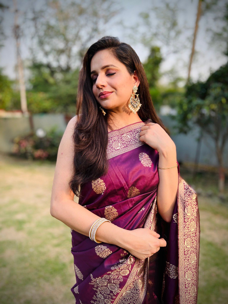 Lissome Wine Soft Silk Saree With Desultory Blouse Piece