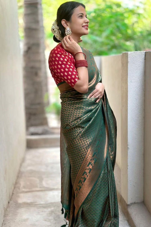 Load image into Gallery viewer, Snazzy Dark Green Soft Silk Saree With Woebegone Blouse Piece
