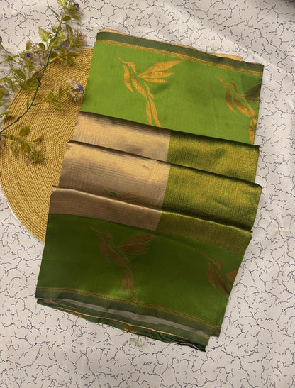 Evocative Beige Soft Banarasi Silk Saree With Stunner Blouse Piece