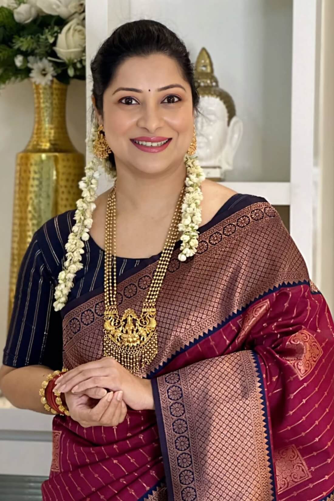 Entrancing Maroon Soft Silk Saree With Surpassing Blouse Piece