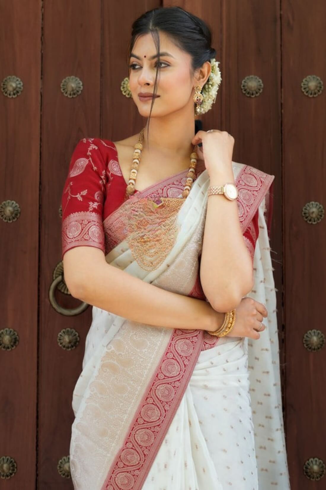 Admirable Off White Soft Silk Saree With Gossamer Blouse Piece