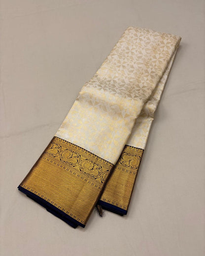 Fantabulous Off White Soft Silk Saree With Artistic Blouse Piece