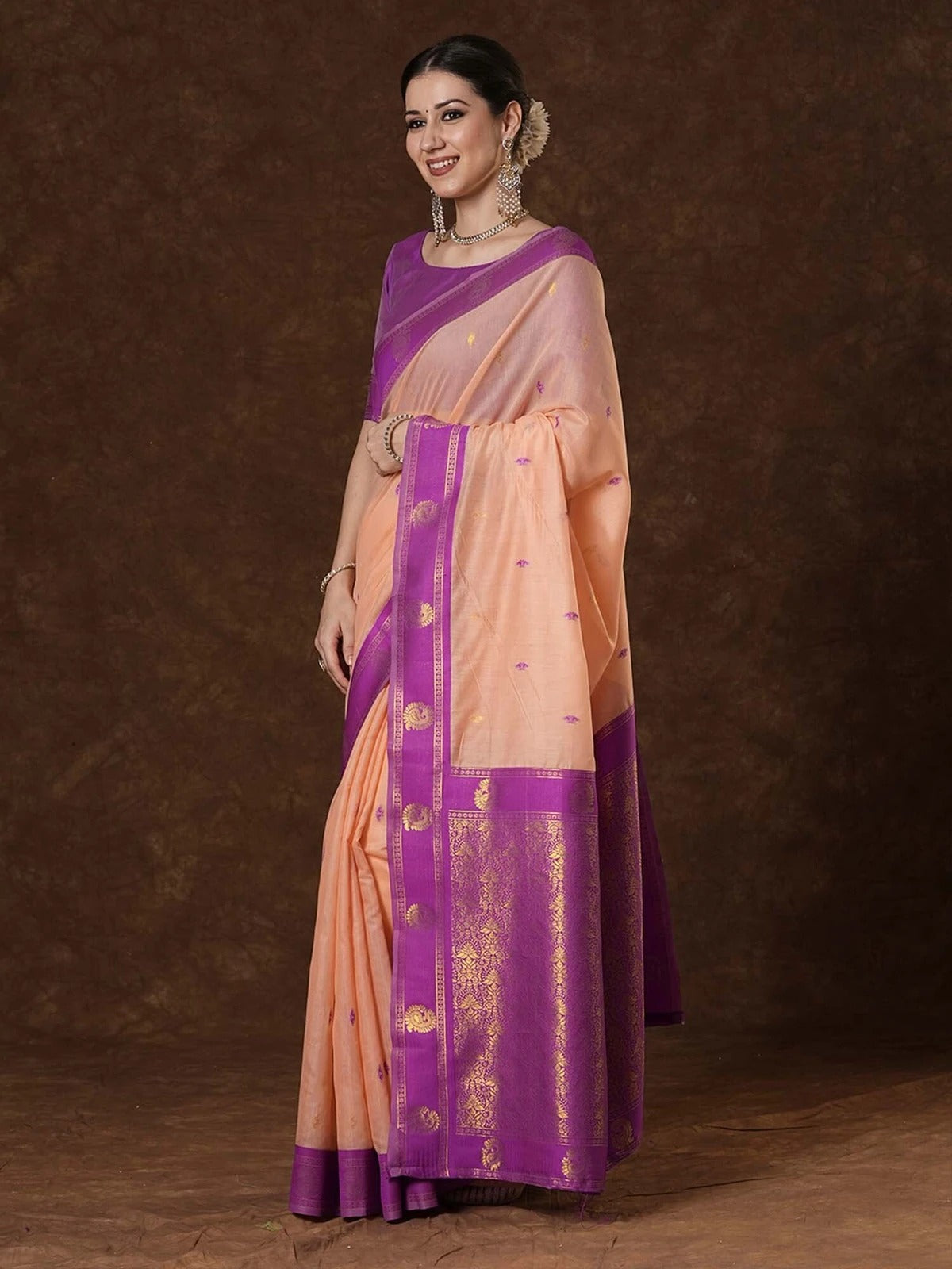 Profuse Peach Cotton Silk Saree With Demesne Blouse Piece