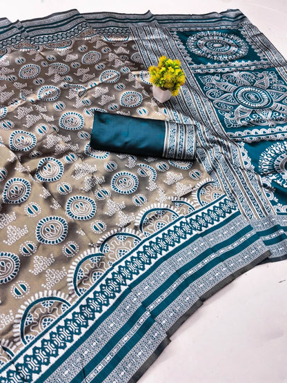 Amazing Rama Pure Zari Weaving Banarasi Silk Saree With Excellent Blouse Piece