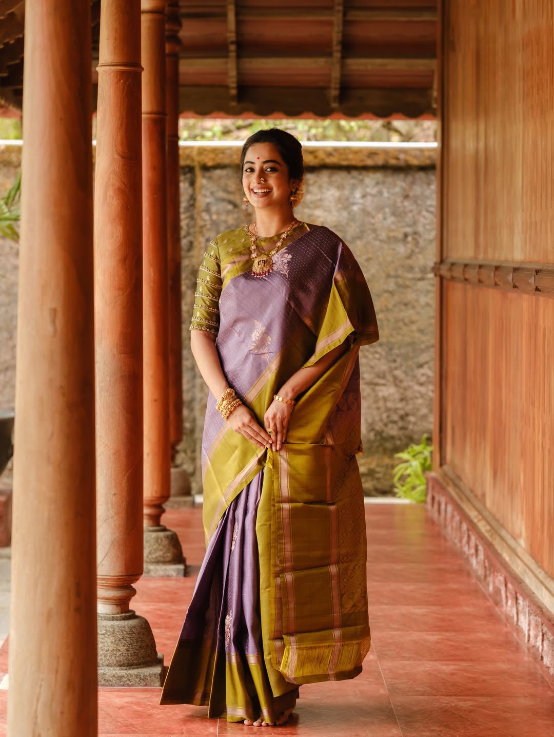 Amazing Lavender Soft Silk Saree With Appealing Blouse Piece