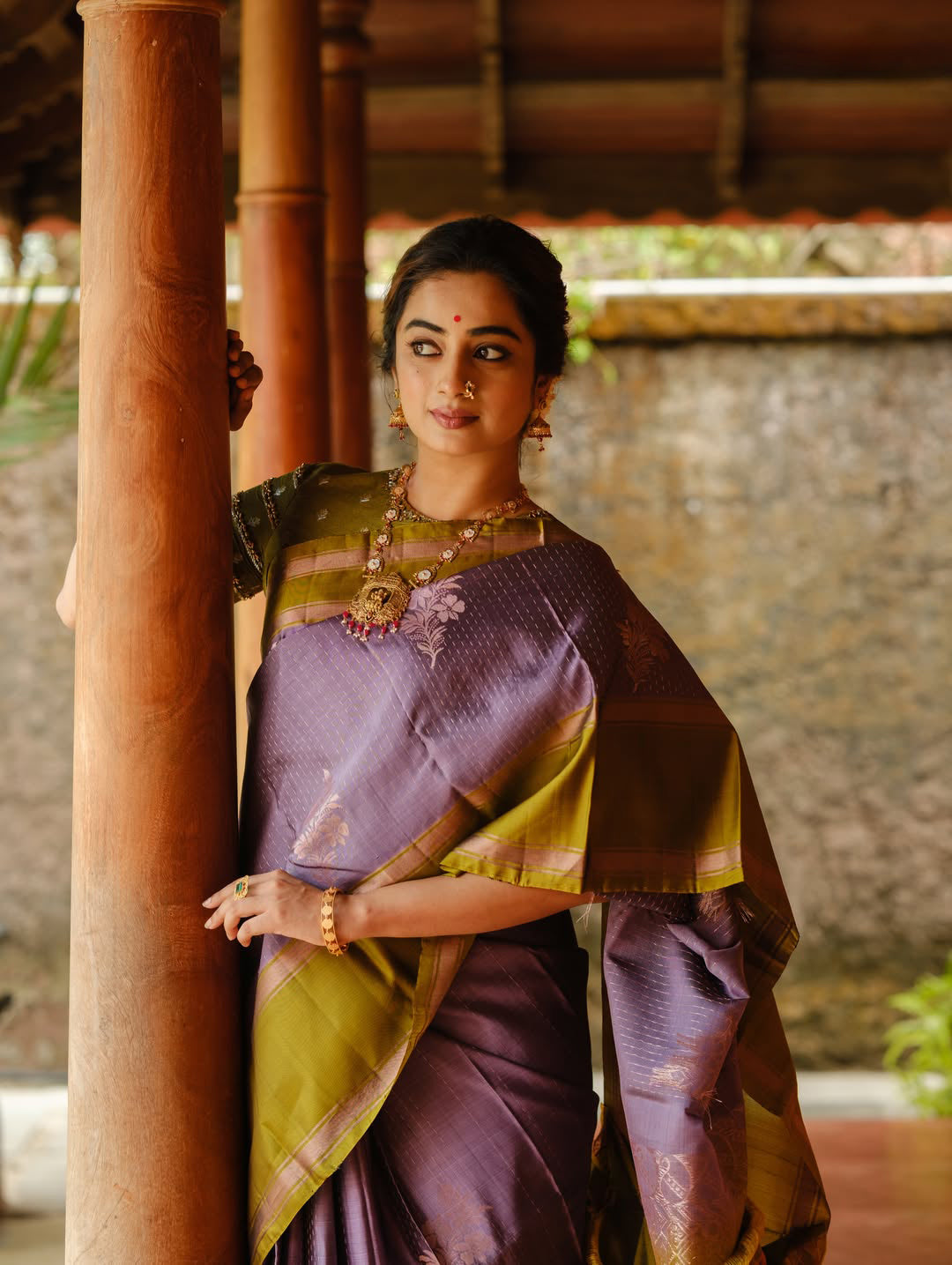 Amazing Lavender Soft Silk Saree With Appealing Blouse Piece