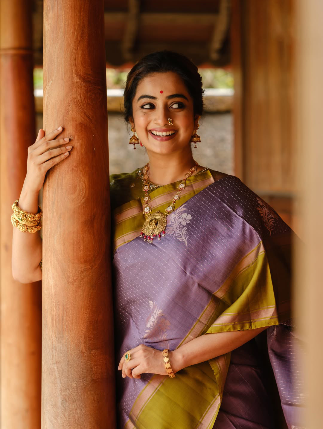 Amazing Lavender Soft Silk Saree With Appealing Blouse Piece