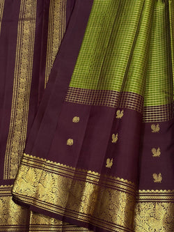 Woebegone Green Soft Silk Saree With Sonorous Blouse Piece