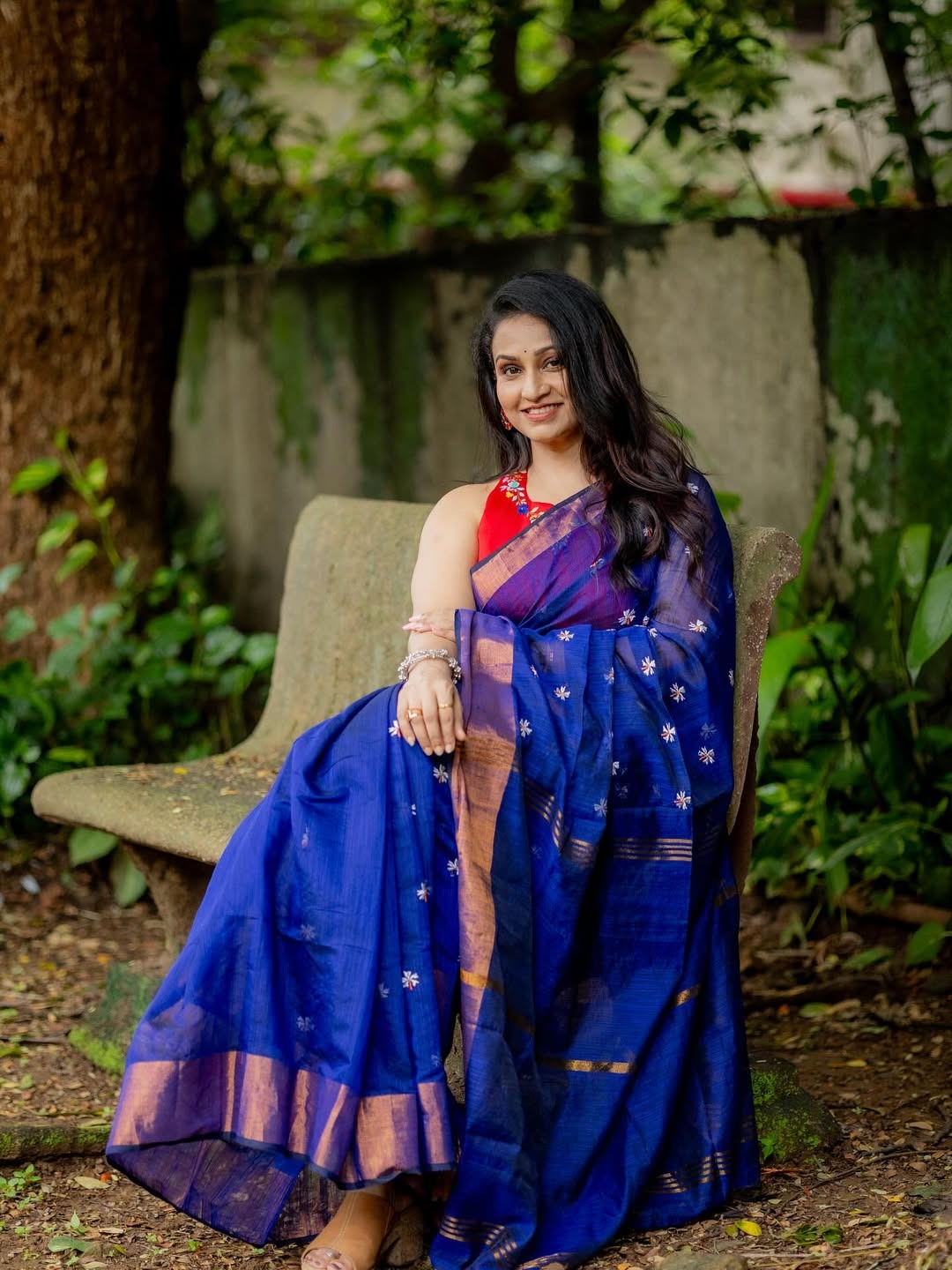Quintessential Royal Blue Cotton Silk Saree With Snazzy Blouse Piece