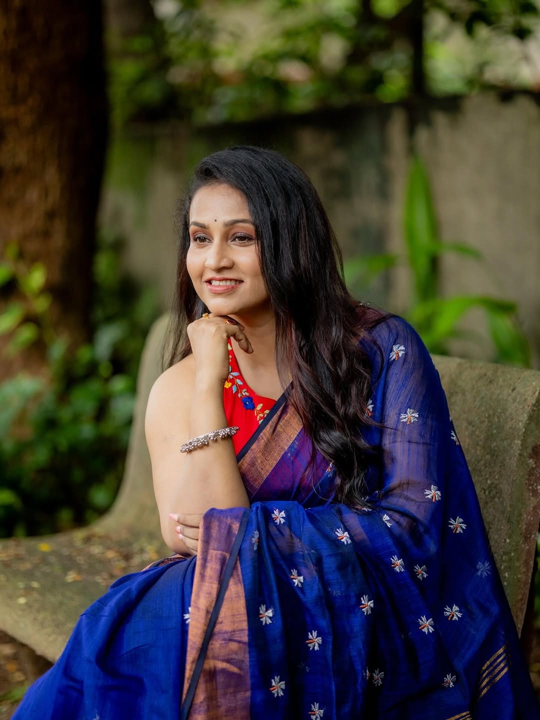 Quintessential Royal Blue Cotton Silk Saree With Snazzy Blouse Piece